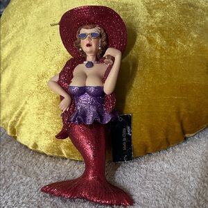 Cabernet December Diamonds Ornament 7 inches Very Detailed